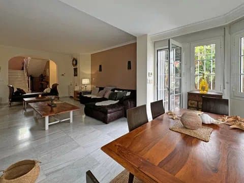 Villa in Manantiales with Guest Apartment thumbnail 18