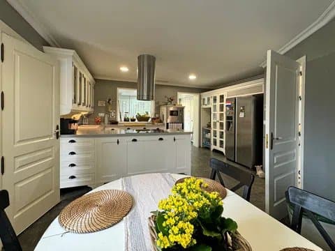 Villa in Manantiales with Guest Apartment thumbnail 27