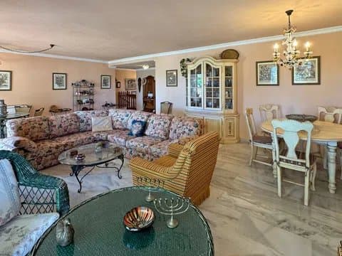 Villa in Manantiales with Mature Gardens thumbnail 12