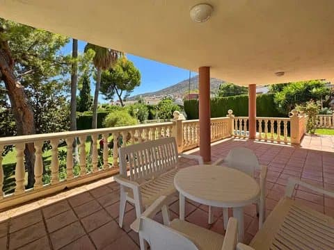 Villa in Manantiales with Mature Gardens thumbnail 14