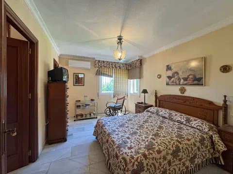 Villa in Manantiales with Mature Gardens thumbnail 30