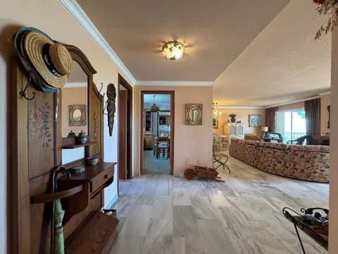 Villa in Manantiales with Mature Gardens thumbnail 9