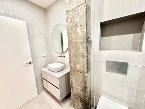 Penthouse on Calle Granados with wraparound terrace thumbnail 19