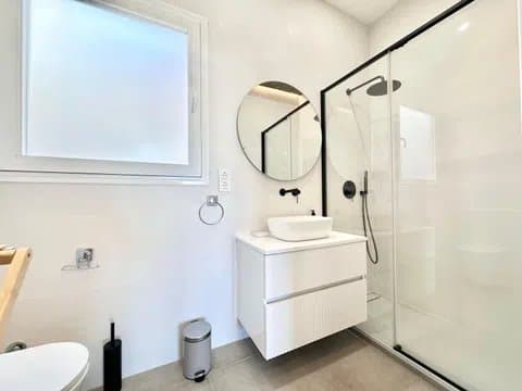 Penthouse on Calle Granados with wraparound terrace thumbnail 22