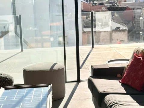 Penthouse on Calle Granados with wraparound terrace thumbnail 28