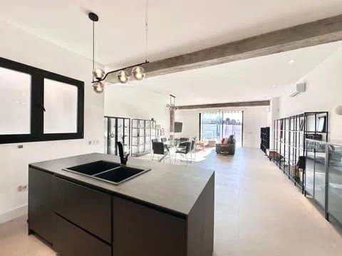 Penthouse on Calle Granados with wraparound terrace thumbnail 30