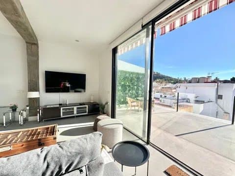 Penthouse on Calle Granados with wraparound terrace thumbnail 7