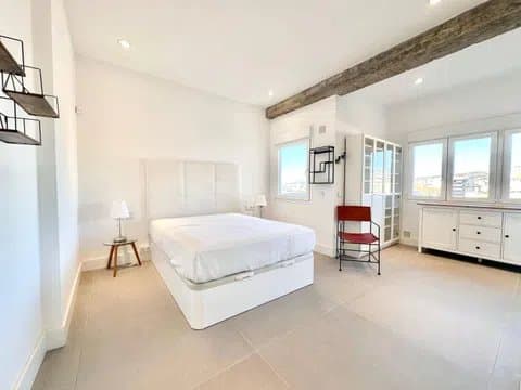 Penthouse on Calle Granados with wraparound terrace thumbnail 8