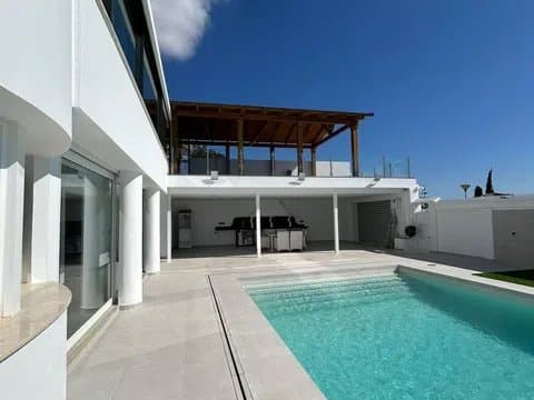 New Build Villa in Montealto with Private Garden alternate view