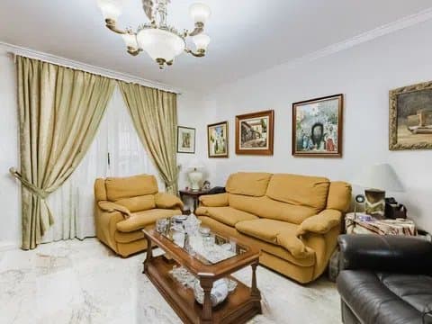 Chalet in Arroyo de la Miel with Three Levels gallery 3