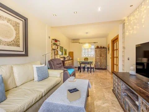 Chalet in Nueva Torrequebrada with Golf Views thumbnail 14