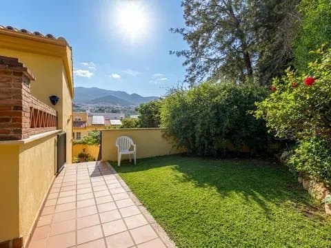 Chalet in Nueva Torrequebrada with Golf Views thumbnail 8